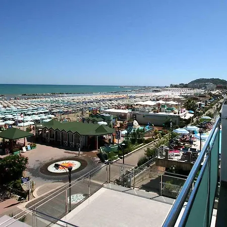 Excelsior Hotel 3*